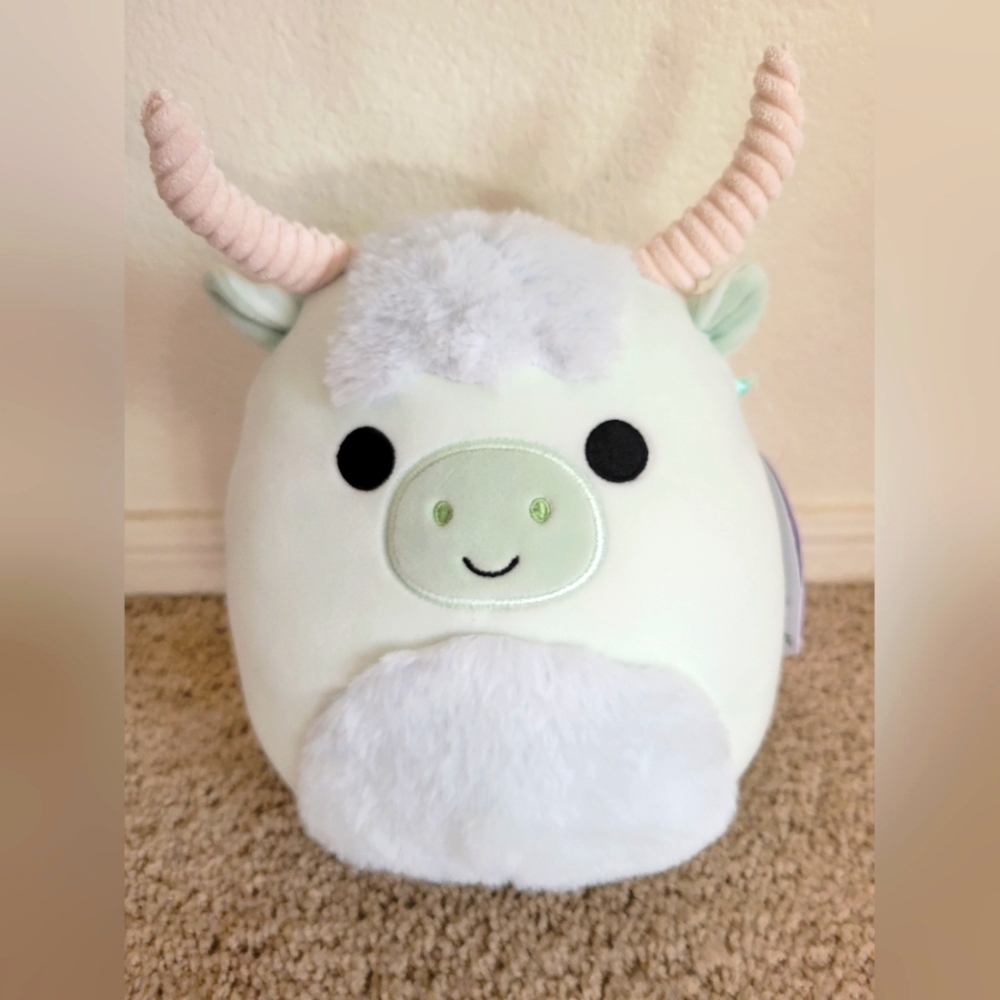 Iver the longhorn cow Squishmallow 8"